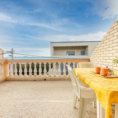 Family Friendly Seaside Apartments Kozino, Zadar - 5749 Petrcane Esterno foto