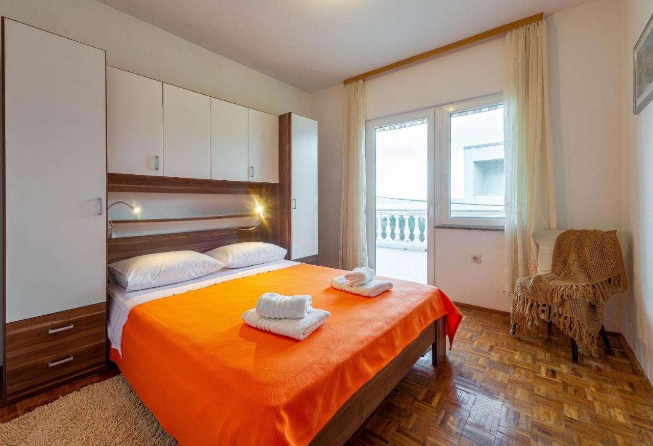Family Friendly Seaside Apartments Kozino, Zadar - 5749 Petrcane Esterno foto