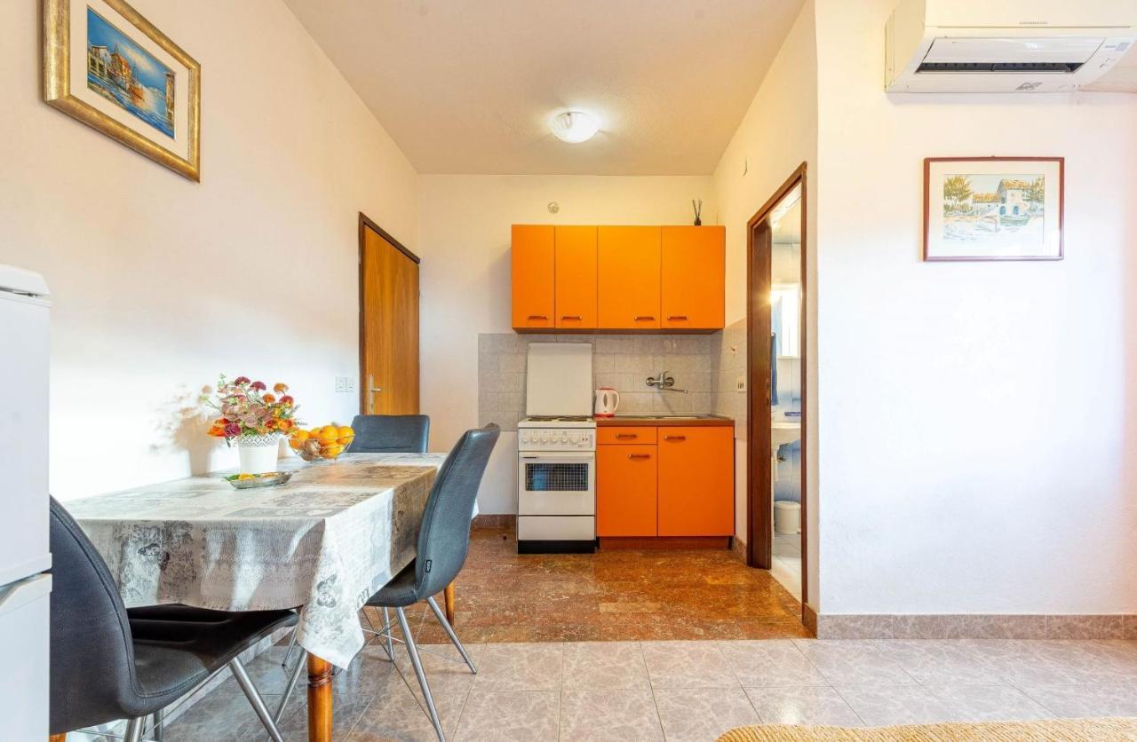 Family Friendly Seaside Apartments Kozino, Zadar - 5749 Petrcane Esterno foto