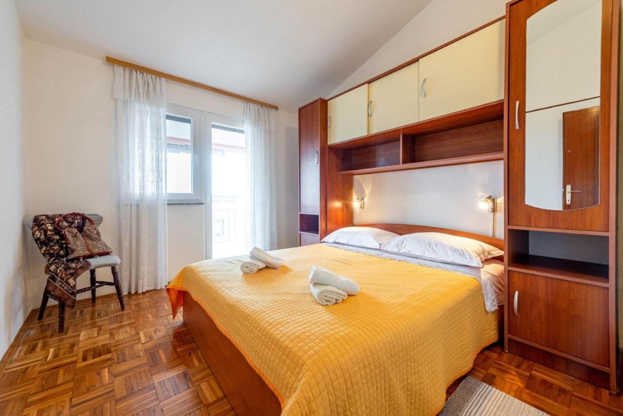 Family Friendly Seaside Apartments Kozino, Zadar - 5749 Petrcane Esterno foto