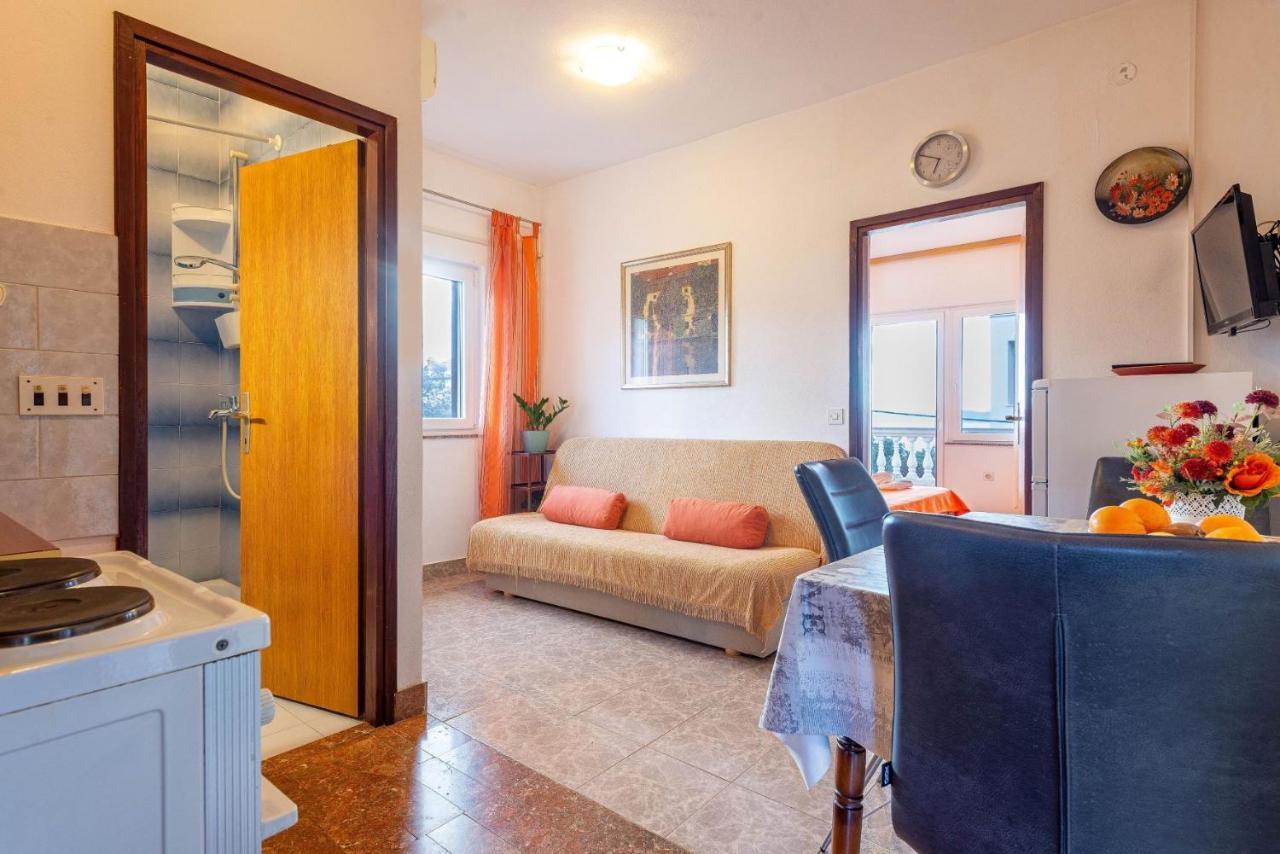 Family Friendly Seaside Apartments Kozino, Zadar - 5749 Petrcane Esterno foto